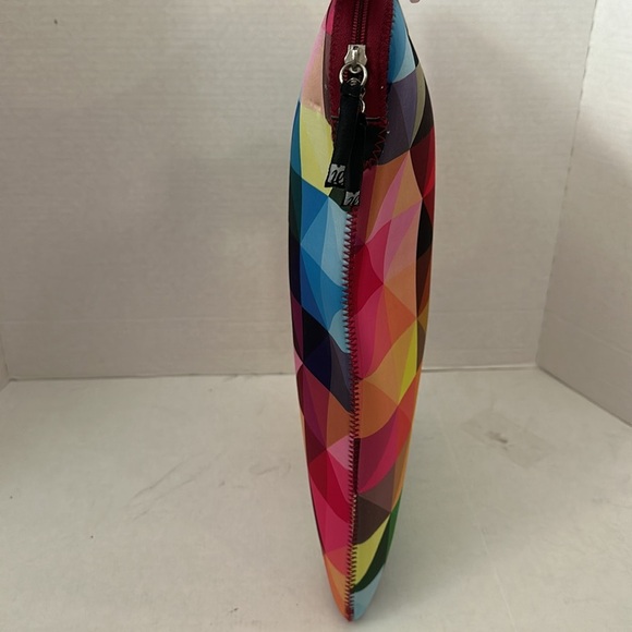 IE Laptop Sleeve Pouch Bright Rainbow Kaleidoscope Neoprene 16" x 12" - Picture 2 of 9